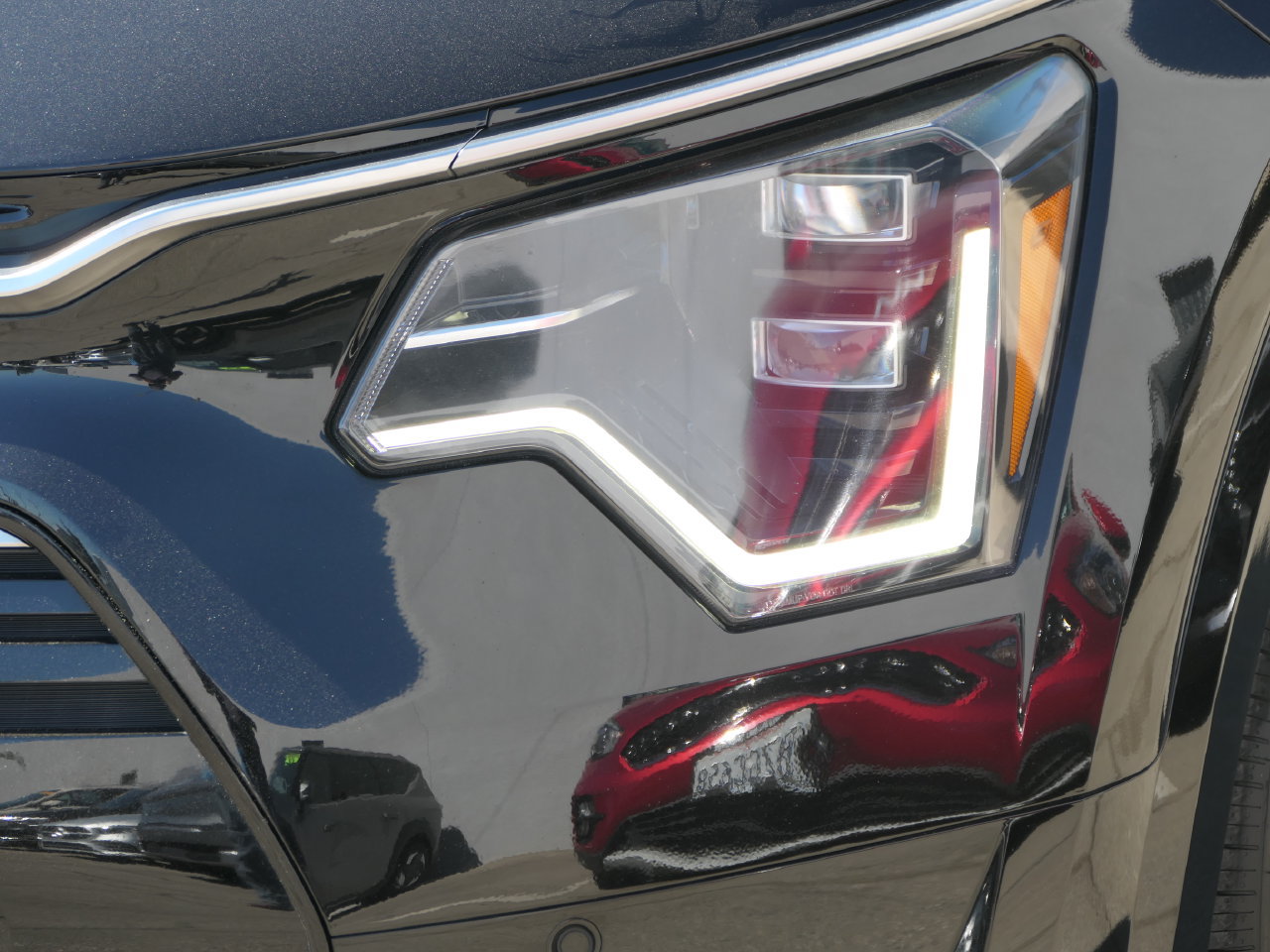 Certified 2023 Kia Niro SX Touring FWD image 9