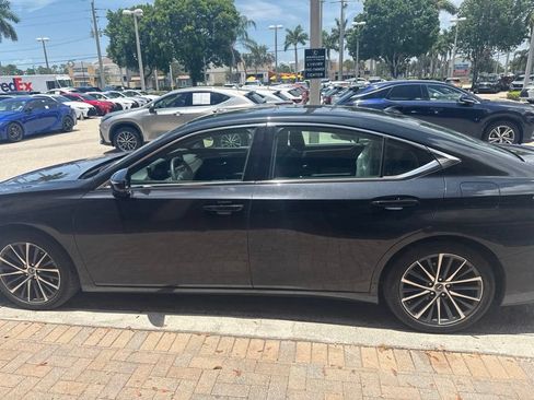 Used 2023 Lexus ES 350 w/ Premium Package FWD image 5