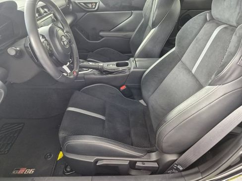 Used 2025 Toyota GR86 Premium RWD image 13
