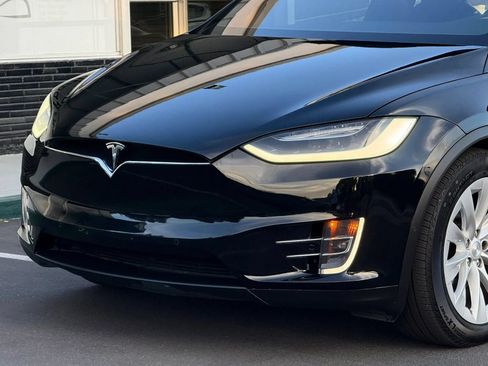Used 2018 Tesla Model X 100D AWD/4WD image 10