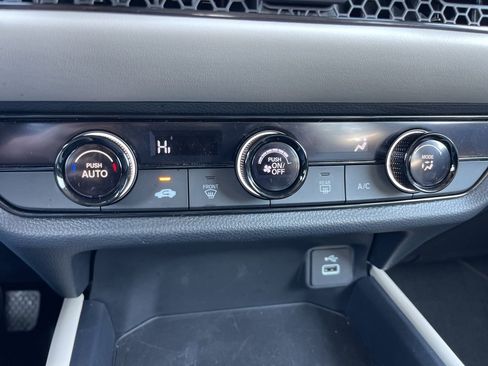 Certified 2025 Honda HR-V LX image 17