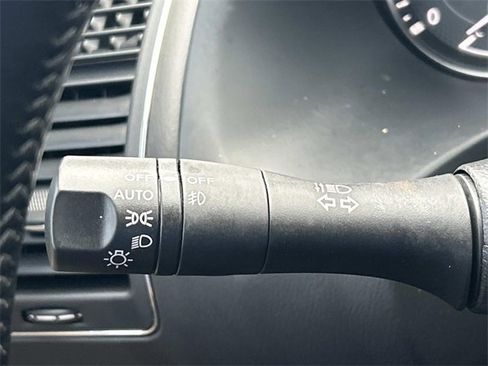 Used 2024 Nissan Armada Platinum w/ Captain's Chairs Package image 33