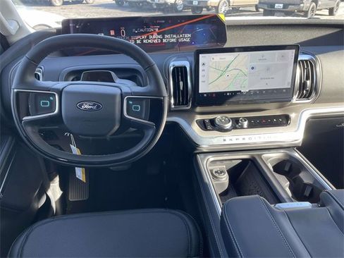New 2025 Ford Expedition Max Platinum w/ Driver's Package image 4