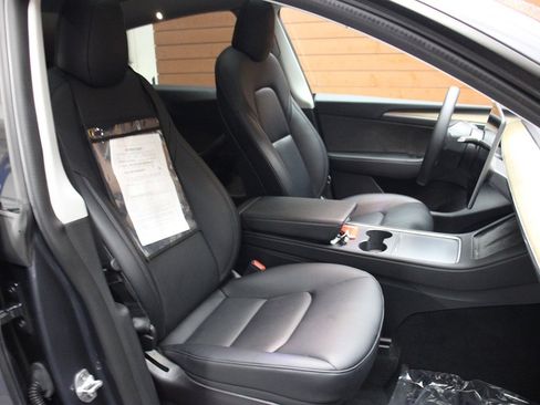 Used 2022 Tesla Model Y Performance image 37