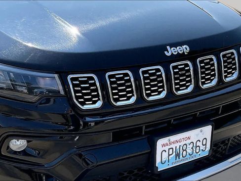 Used 2025 Jeep Compass Limited AWD/4WD image 29