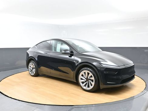 Used 2026 Tesla Model Y Long Range RWD image 7