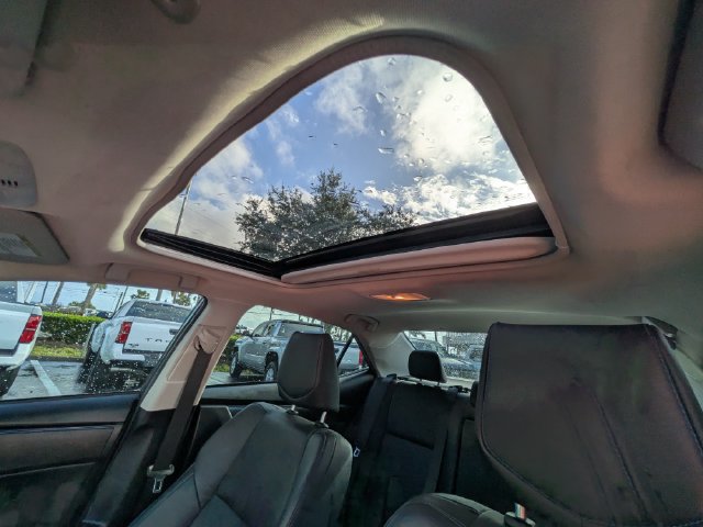 Used 2017 Toyota Corolla XSE FWD image 19