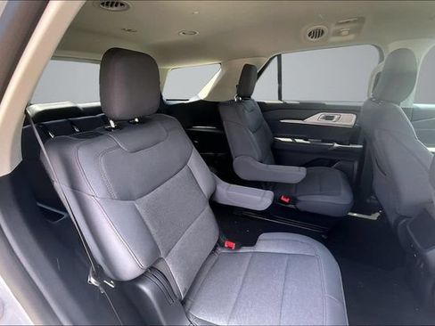 New 2026 Ford Explorer Active AWD/4WD image 10