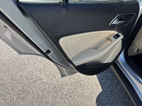 Used 2018 Mercedes-Benz GLA 250 image 21