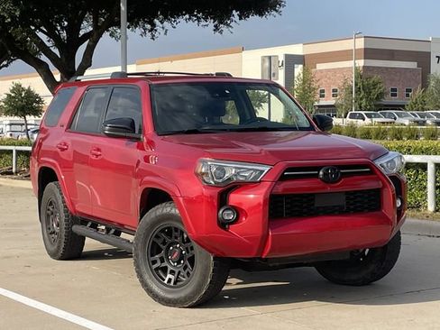 Used 2023 Toyota 4Runner SR5 AWD/4WD image 2