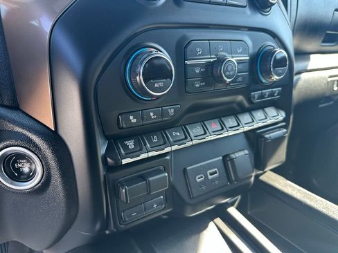 Used 2021 Chevrolet Silverado 3500 High Country image 21