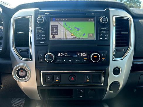 Used 2017 Nissan Titan SV image 12