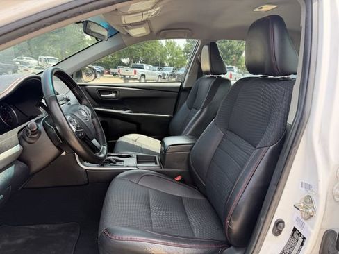 Used 2015 Toyota Camry SE FWD image 23