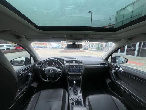 Used 2018 Volkswagen Tiguan SEL image 12