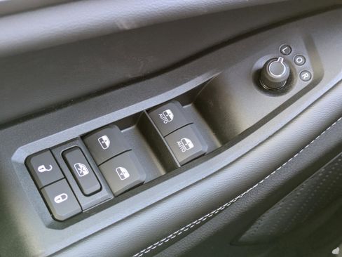 New 2025 Jeep Grand Cherokee L Laredo image 26