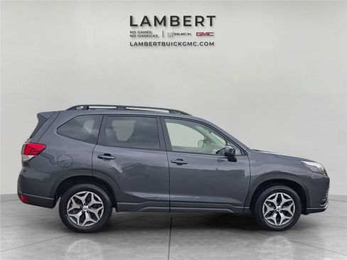 Used 2023 Subaru Forester Premium AWD/4WD image 6