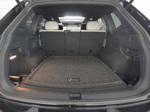 Used 2019 Volkswagen Tiguan SEL Premium R-Line AWD/4WD image 11