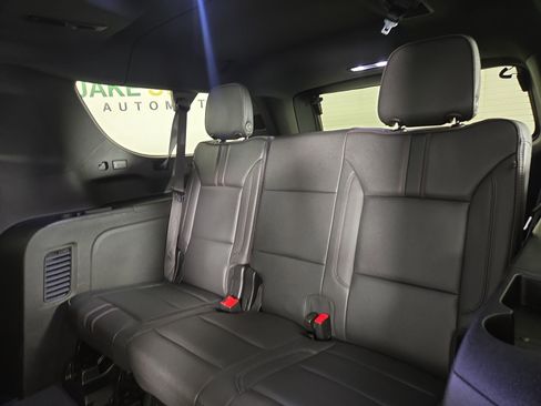 Certified 2024 Chevrolet Suburban RST w/ Luxury Package image 13