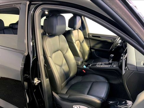 Certified 2021 Porsche Macan S AWD/4WD image 18