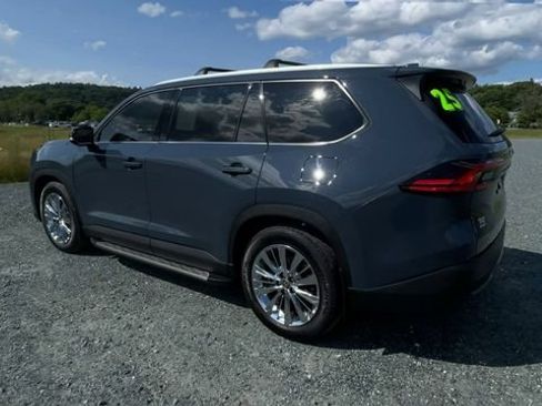 Certified 2025 Toyota Grand Highlander AWD image 6