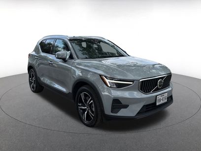 Used 2024 Volvo XC40 B5 Core