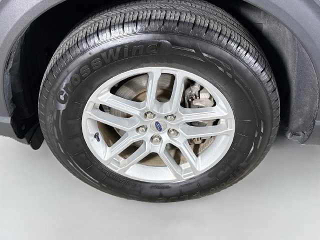 Used 2025 Ford Explorer Active AWD/4WD image 29