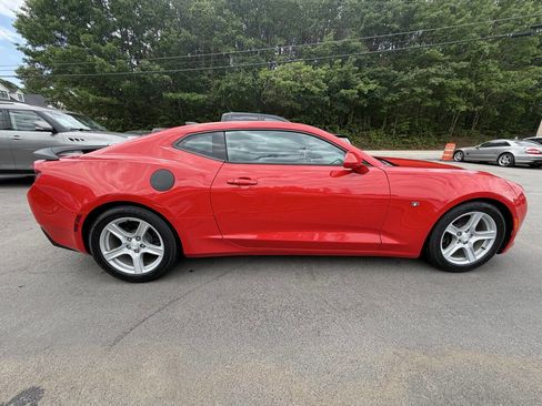 Used 2016 Chevrolet Camaro LT RWD image 5