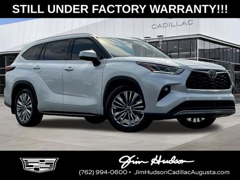 Used 2025 Toyota Highlander Platinum AWD/4WD image 1