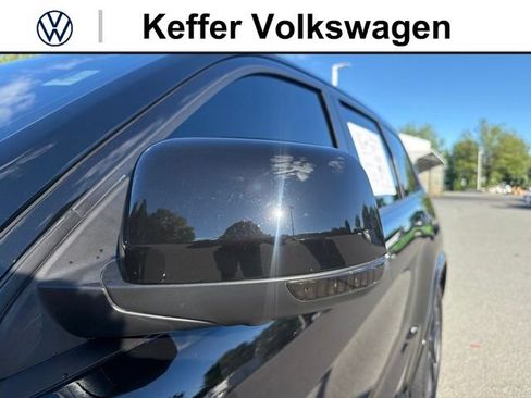 Used 2017 Jeep Grand Cherokee Overland w/ Jeep Active Safety Group AWD/4WD image 10
