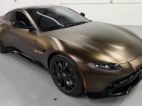 Used 2021 Aston Martin V8 Vantage Base 2dr Coupe image 2