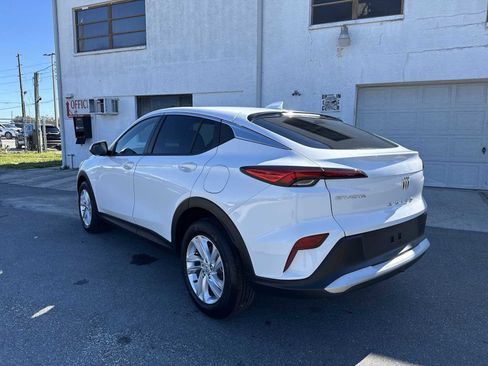 Used 2025 Buick Envista Preferred image 4