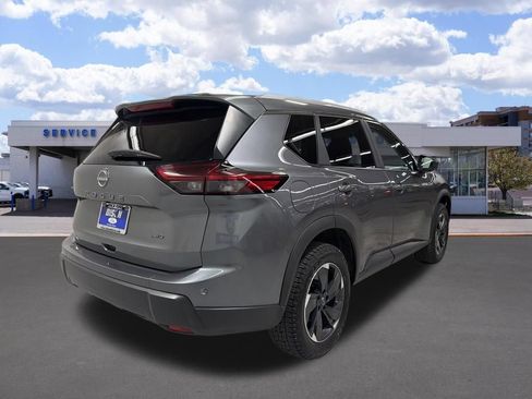 Used 2025 Nissan Rogue SV w/ SV Premium Package AWD/4WD image 3