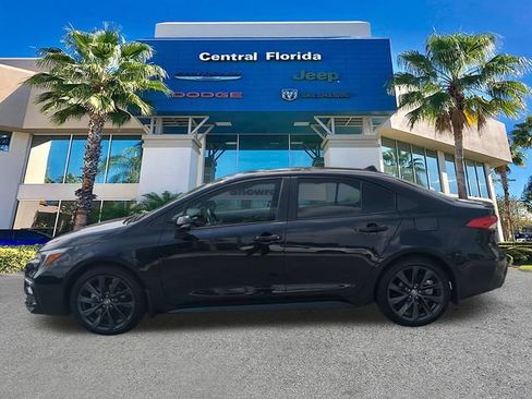 Used 2025 Toyota Corolla SE FWD image 8