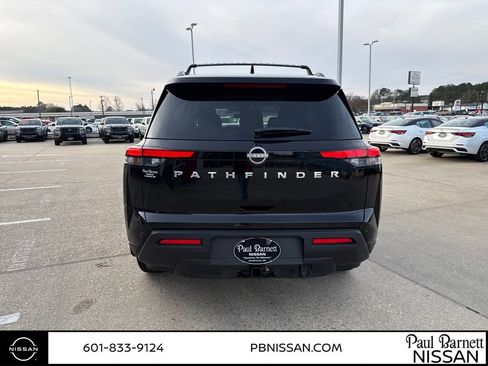 New 2025 Nissan Pathfinder SV w/ SV Premium Package image 15