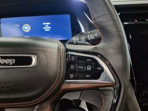 Used 2024 Jeep Grand Cherokee L Summit w/ Luxury Tech Group V AWD/4WD image 21