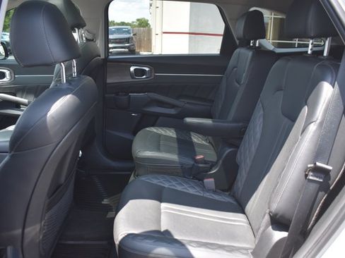 Used 2022 Kia Sorento SX Prestige AWD/4WD image 15