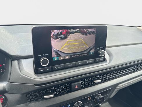 Certified 2024 Honda Accord EX image 22