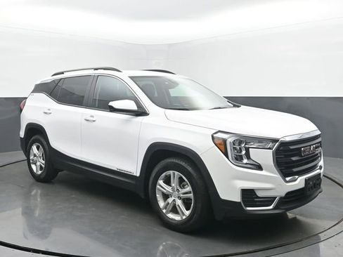 Used 2023 GMC Terrain SLE w/ Driver Convenience Package FWD image 7