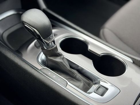 Used 2025 Chevrolet Malibu LT image 17