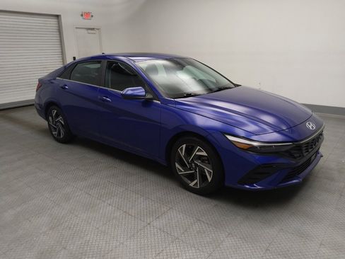 Used 2024 Hyundai Elantra SEL w/ Convenience Package FWD image 11