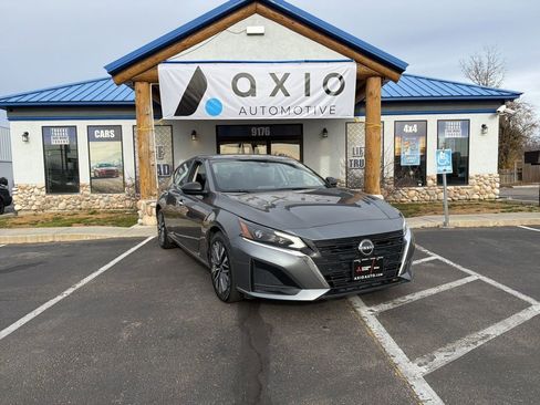 Used 2024 Nissan Altima 2.5 SV image 1