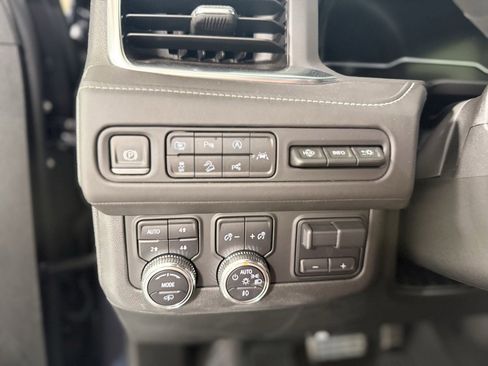 Used 2024 GMC Yukon XL Denali Ultimate image 14