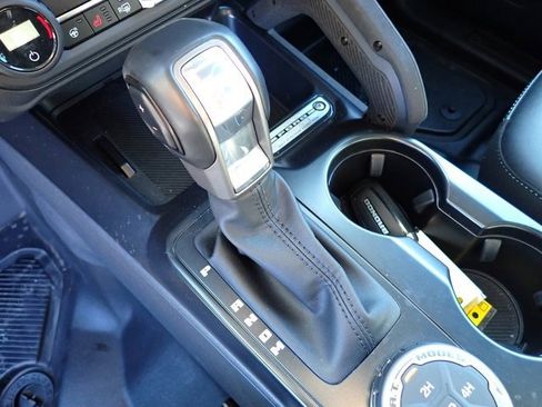 Used 2025 Ford Bronco Badlands image 23