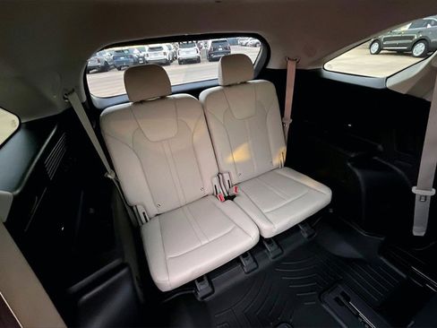 Certified 2022 Kia Sorento SX Prestige w/ Panoramic Sunroof Package image 28