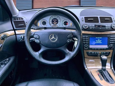 Used 2008 Mercedes-Benz E 350 E 350 Sedan 4D image 5