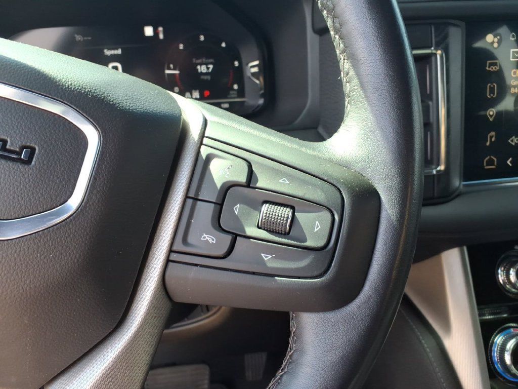Used 2022 GMC Yukon Denali AWD/4WD image 16