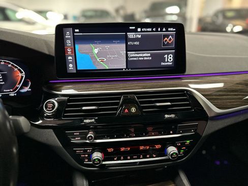 Used 2022 BMW 540i xDrive w/ M Sport Package AWD/4WD image 22