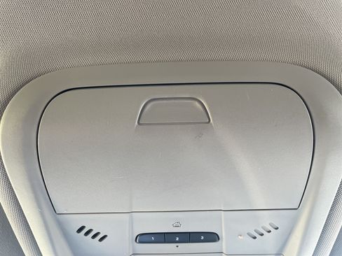 Used 2018 Chevrolet Equinox LT FWD image 38