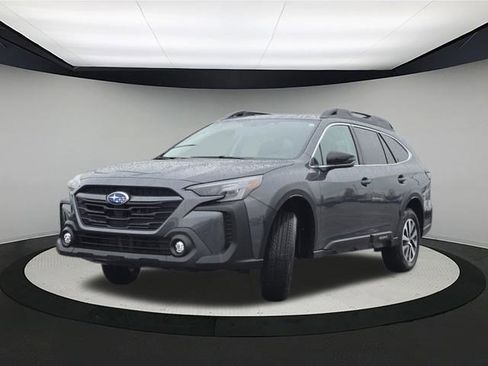 Certified 2025 Subaru Outback Premium w/ Popular Package #1A image 3