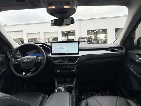 Used 2025 Ford Escape SE w/ PHEV Premium Package FWD image 18